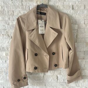 Zara Tan Trench Coat with Notched Lapel and Cropped Design